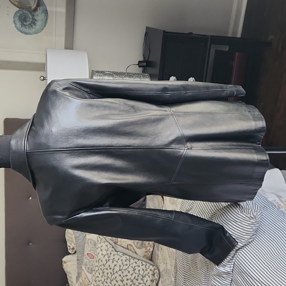 Kenneth Cole Reaction leather jacket - FLAWS - PLS READ - Picture 2 of 8